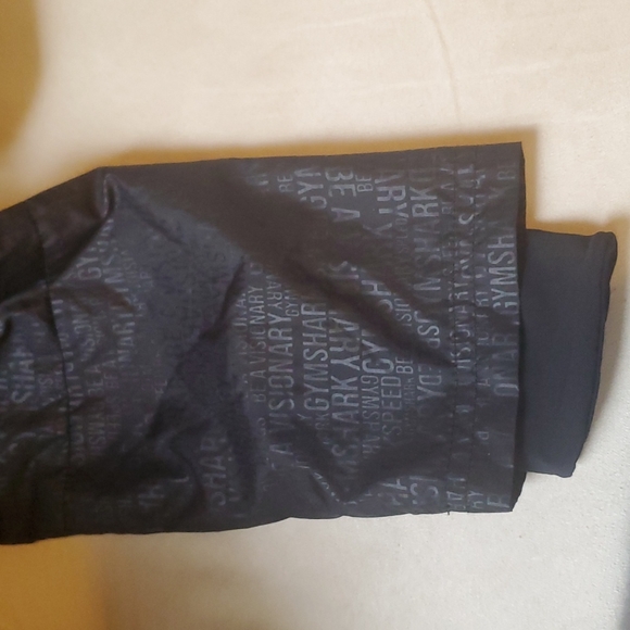 Gymshark Speed 1/4 Zip Jacket - Picture 3 of 4